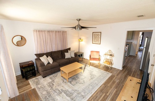 Hattiesburg House | Hattiesburg Retreat for Groups - Water Park & Zoo