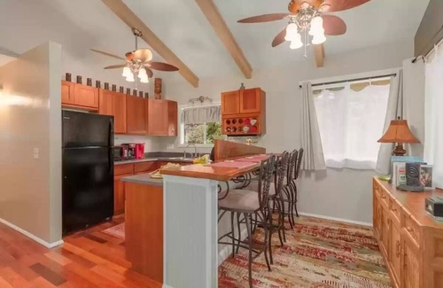 Ohia Estates House | Hau'oli Place - Happy little tiki cottage in Volcano