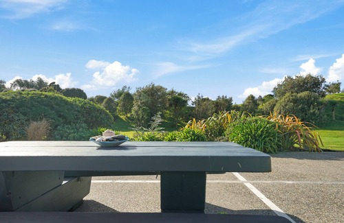 Waikanae House | Haumoana - Waikanae Beach Holiday Home