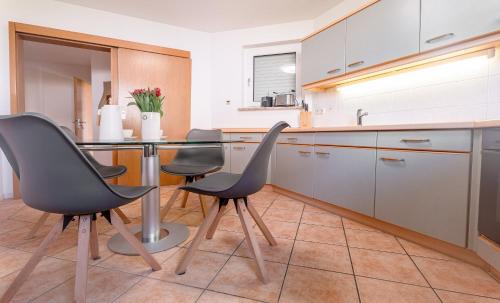 Koserow Apartment | Haus 5 Elemente- Fewo Erde mit Terrasse und Bio-Kamin