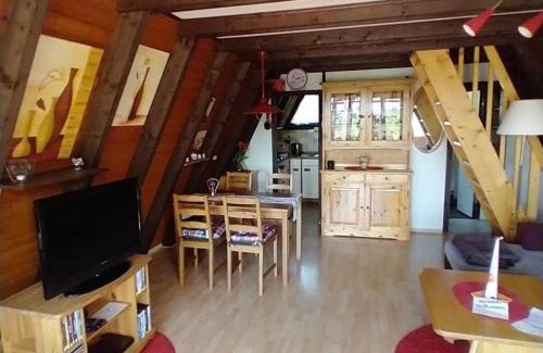 Waldkirchen House | Haus am See mit Fasssauna, Liegewiese und Grill