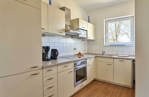 Eiderstedt Peninsula Apartment | Haus Deichwelle - Wohnung 3 Strandkrabbe
