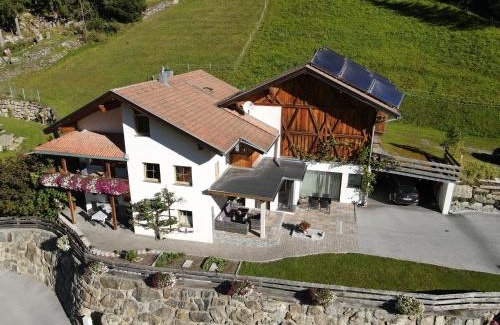 Sankt Leonhard im Pitztal Apartment | Haus Evelin