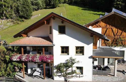 Sankt Leonhard im Pitztal Apartment | Haus Evelin
