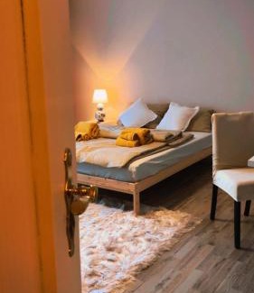 Langenfeld Apartment | Haus Gülen Gästehaus Nähe Nürburgring