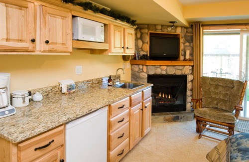 Leavenworth Ski Chalet | Haus Hanika B&B -The Alpine Suite on the River and private 2 person Hot Tub