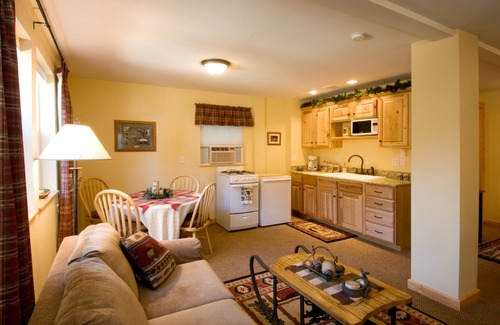 Leavenworth Ski Chalet | Haus Hanika B&B -The Alpine Suite on the River and private 2 person Hot Tub