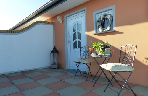 Hohenkirchen House | Haus Ostseeperle, 1 minute walk to the beach, 3 terraces and sauna