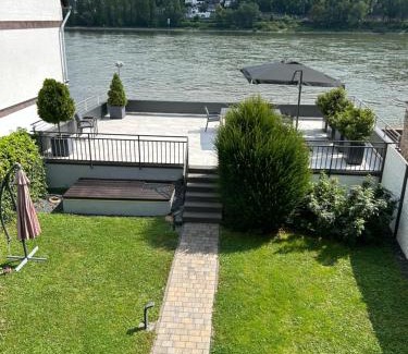 Neuendorf House | Haus Rheinterrasse
