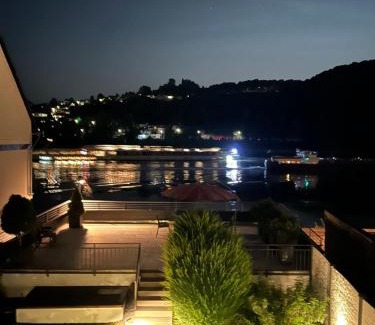 Neuendorf House | Haus Rheinterrasse
