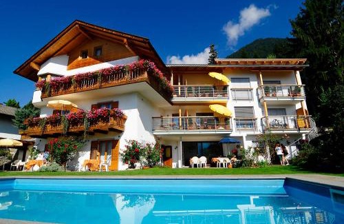 Tirolo Bed & Breakfast | Haus Rosengarten