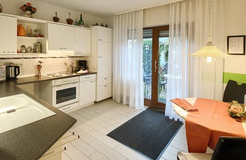Bad Krozingen Apartment | Haus Sonnenschein - Holiday flat 2