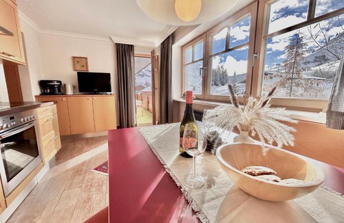 Warth Apartment | Haus Wallis - Apartments zum Wandern, Biken & Klettern am Arlberg