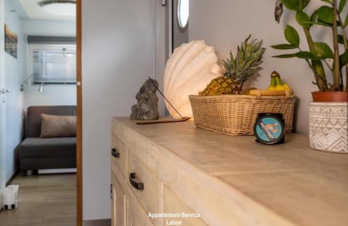 Laboe House | Hausboot Canoga