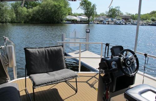 Oberhavel Boat Rental | Hausboot MAX by fewo-plan HENN101