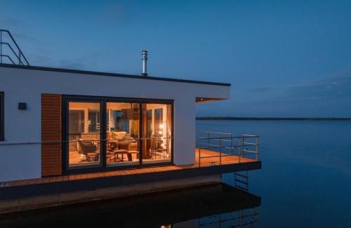 Vetschau/Spreewald Boat Rental | Hausboot Seeblick - LP7