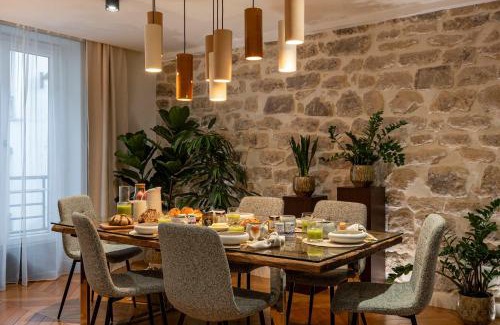 Porte-Saint-Martin Apartment | Haut Marais - My Showroom