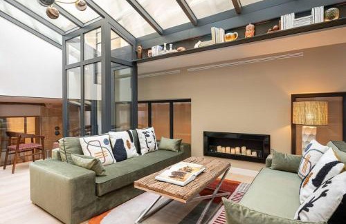 Porte-Saint-Martin Apartment | Haut Marais - My Skydome in Paris