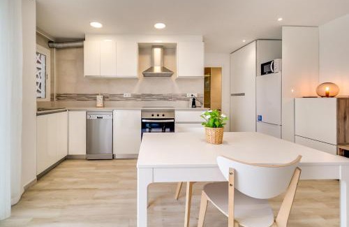 Santa Susanna Apartment | Hauzify I Apartament Rosa dels Vents