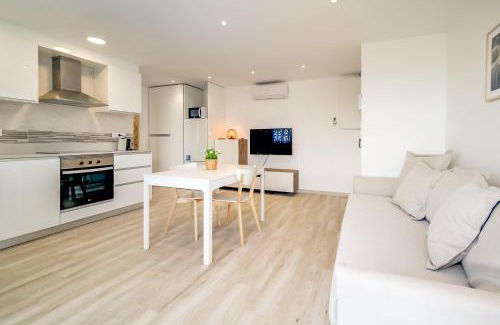 Santa Susanna Apartment | Hauzify I Apartament Rosa dels Vents