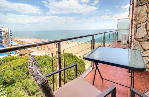 Santa Susanna Apartment | Hauzify I Apartament Rosa dels Vents