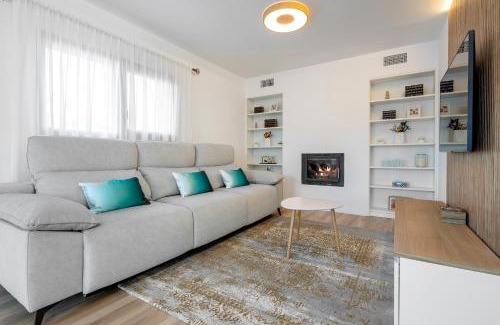 Vilanova I la Geltru House | Hauzify I Casa Somella