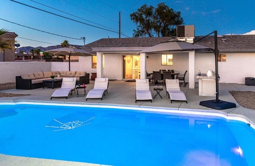 Lake Havasu City House | HavaLovely Stay - Pool . Smart TV . Central