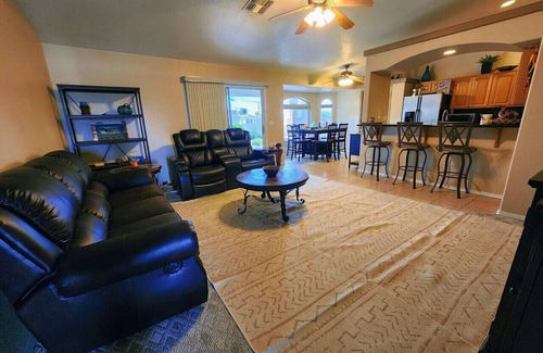 Lake Havasu City House | Havasu Hava Saloon pool home