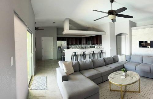 Lake Havasu City House | Havasu Retreat! Pool, Spa, Gym & View
