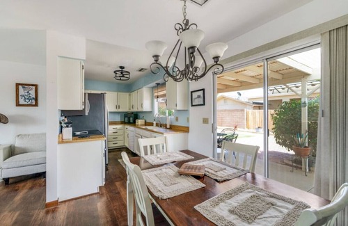 Lake Havasu City House | Havasu Winston | Spa | Garage Access | Central