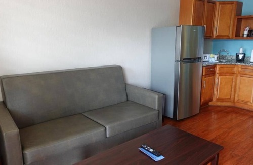 June Park House | Have fun and sunbathe on nearby Melbourne Beach! Free Parking , Pool!
