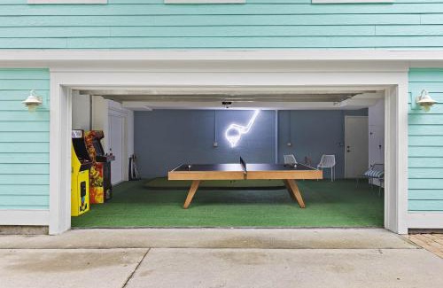 Vilano Beach House | Haven Grove Beach Bungalow w Hot Tub Game Room Blocks from the Water