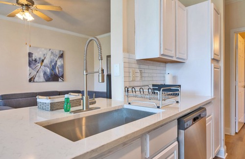 Houston Apartment | Haven With Patio + Gym & Pool and Garaged Parking