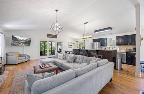 Martin House | Havenly Lake House w/Hot Tub & Private Dock!