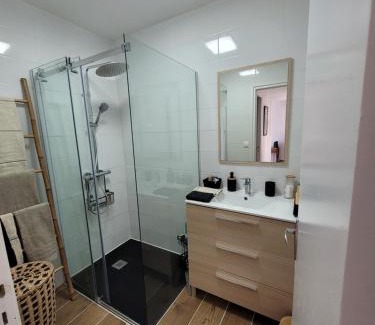 Saint-Georges-de-Didonne Apartment | Havre de paix 4 étoiles, 2 pièces calme et lumineux à 100 mètres de la plage