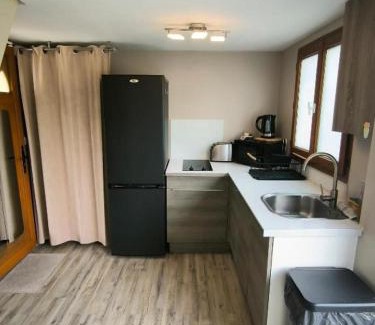 Saint-Quentin-en-Yvelines Apartment | Havre de Paix avec Jardin privatif et Parking Gratuit à 15 min de Versailles