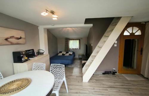 Saint-Quentin-en-Yvelines Apartment | Havre de Paix avec Jardin privatif et Parking Gratuit à 15 min de Versailles