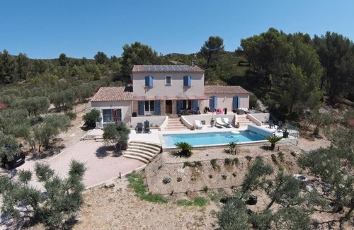 Eyguieres Condo | Havre de Paix au Bord des Alpilles