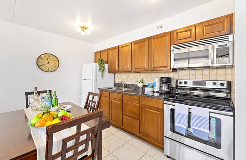 Diamond Head - Kapahulu - St. Louis Condo | Hawaii Dream Escape: Ocean Views & Free Parking