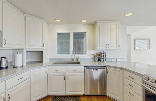 Hawaii Kai House | Hawaii Kai Dream with large lanai, ocean views, & a home office - near beaches