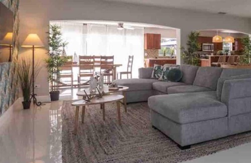 Ludlam House | Hawaii Paradise on Miami 4BR Big Pool