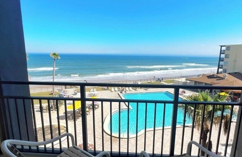 Daytona Beach Shores Apartment | Hawaiian Inn Studios