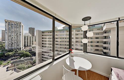McCully - Moiliili Apartment | Hawaiian Monarch 1603 condo
