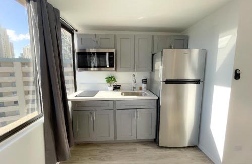 McCully - Moiliili Apartment | Hawaiian Monarch 1804 condo