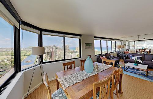 McCully - Moiliili Apartment | Hawaiian Monarch 203 condo
