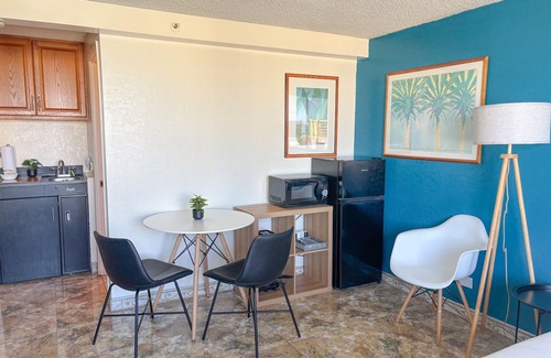 McCully - Moiliili Condo | Hawaiian Monarch 2508 Condo by RedAwning