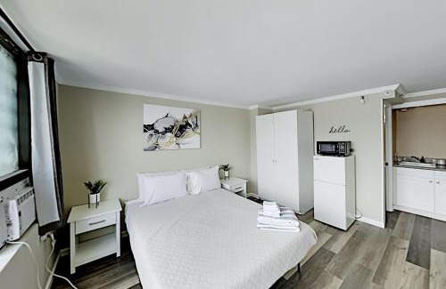 McCully - Moiliili Apartment | Hawaiian Monarch 3707B condo