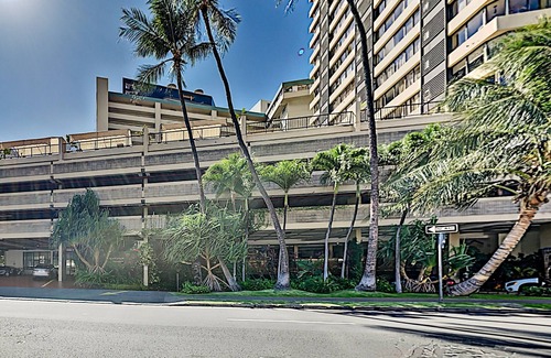 McCully - Moiliili Condo | Hawaiian Monarch 805 Condo by RedAwning