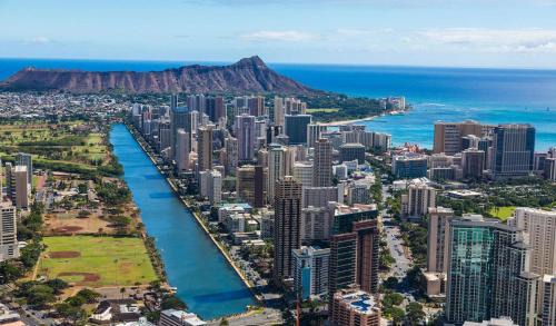 Waikiki Apartment | Hawaiian monarch cozy studio