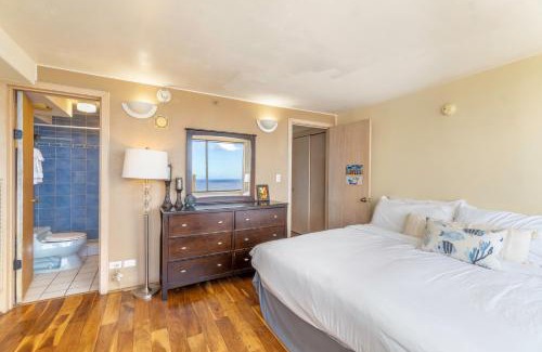 Waikiki Apartment | Hawaiian Monarch Penthouse 402